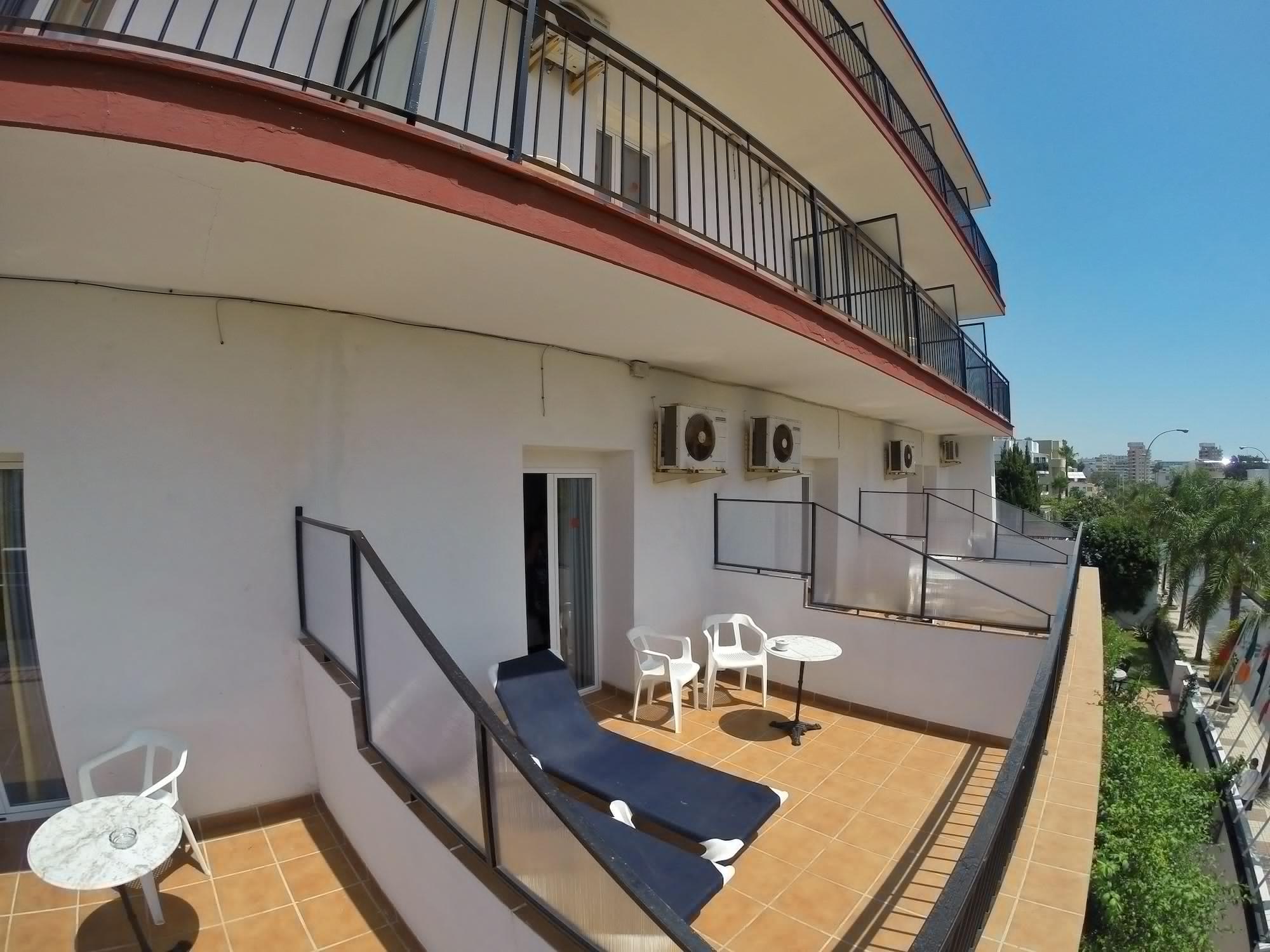 Hotel Carmen Teresa Torremolinos Kültér fotó