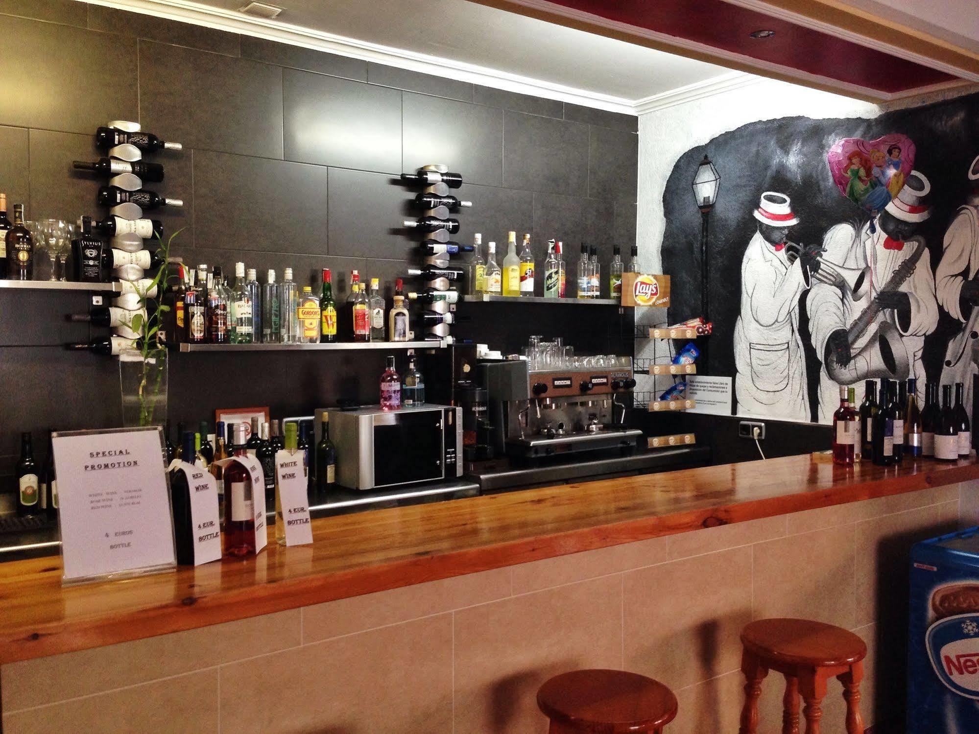 Hotel Carmen Teresa Torremolinos Kültér fotó