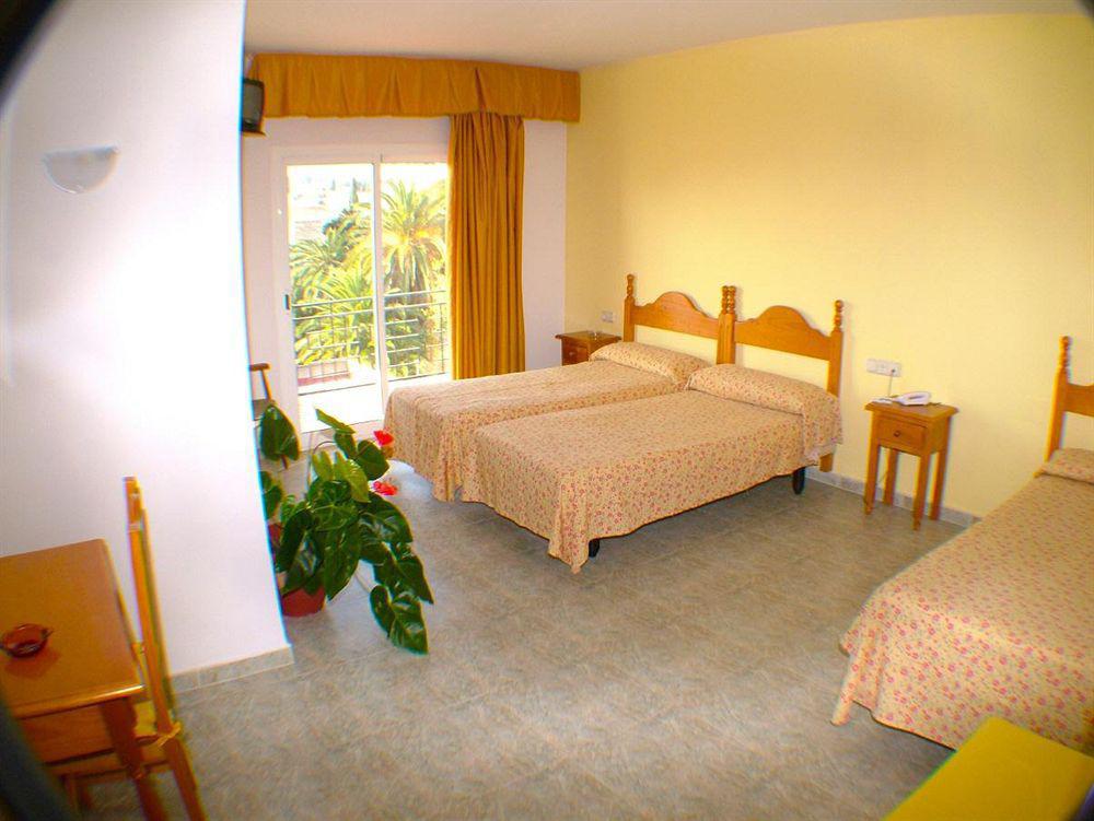 Hotel Carmen Teresa Torremolinos Kültér fotó